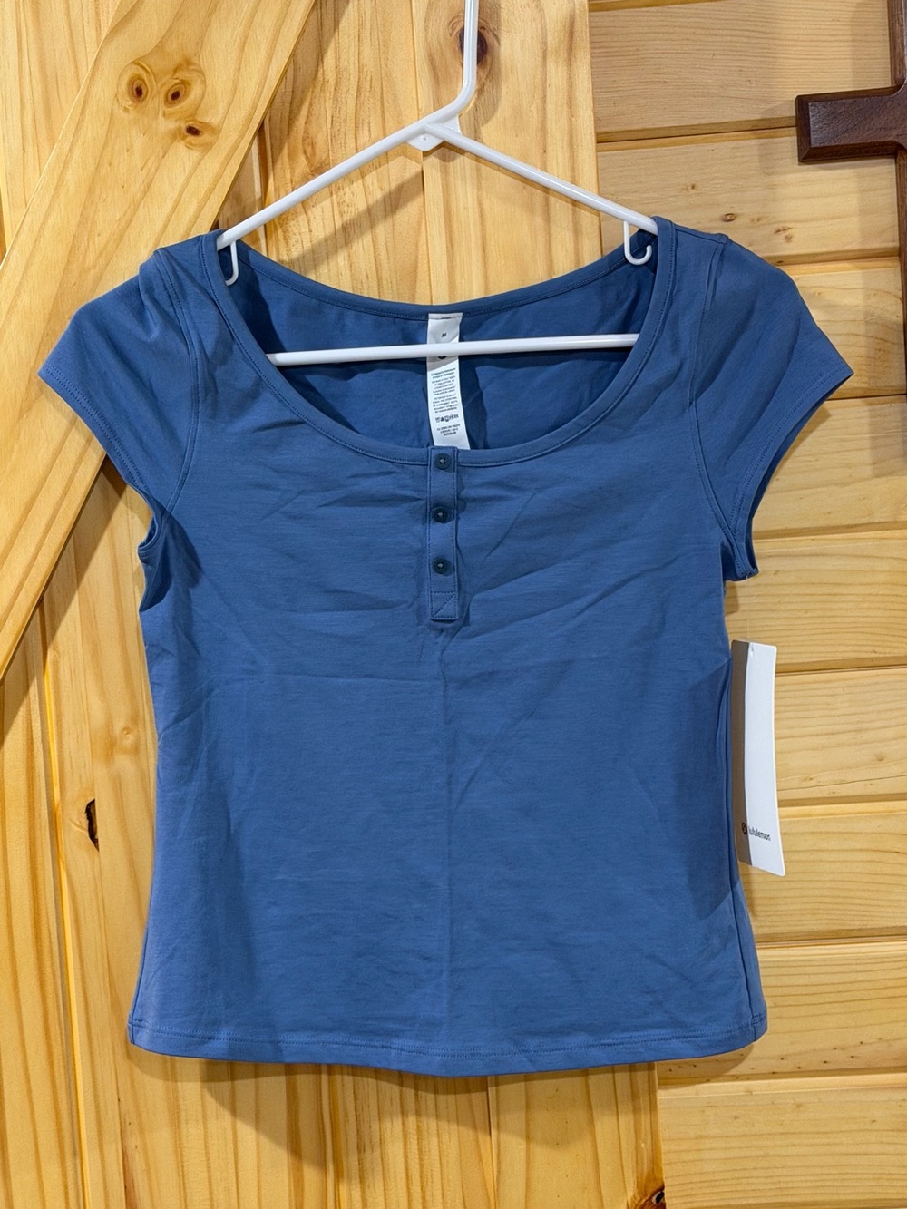 Brand new Lululemon Cap sleeve shirt Size Medium